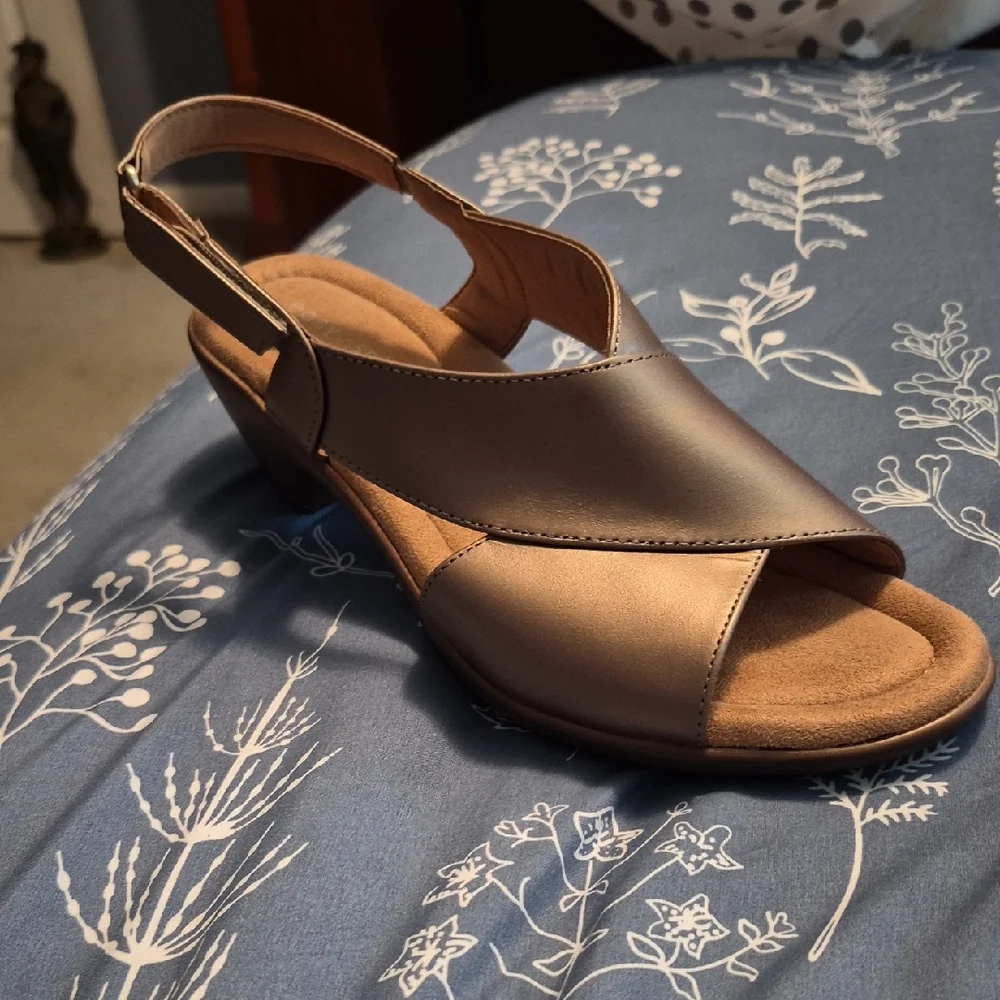 Comfortable Women's Brown Slingback Sandals - Picture 1 of 7